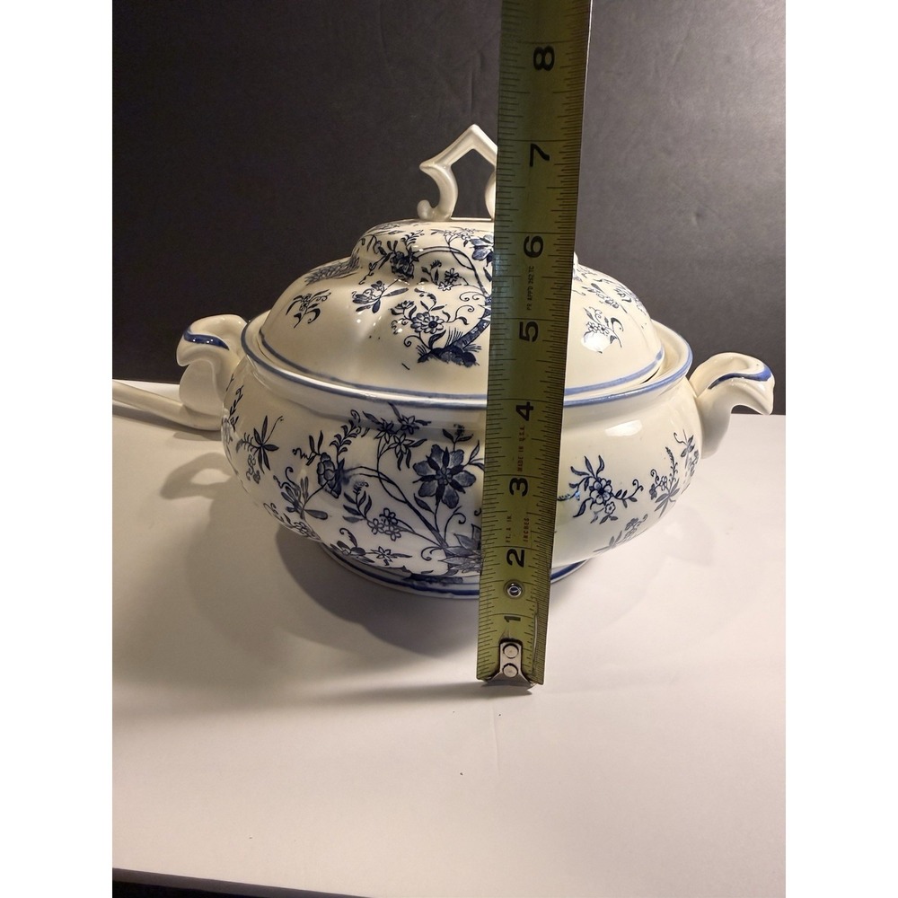 Vintage Blue & White Covered Tureen w Ladle Floral Soup Serving Dish - Picture 10 of 11
